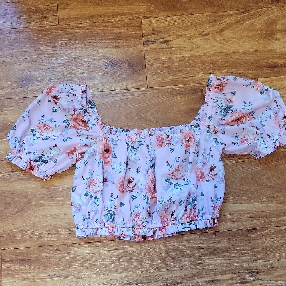 Forever 21 Pink Floral Puff Sleeve Blouse